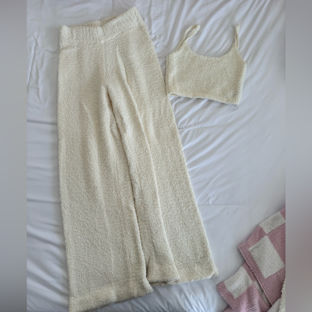 Skims cream fuzzys set